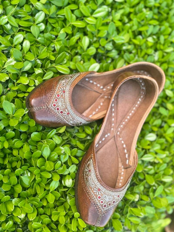 Women Traditional - Brown - Embroidered