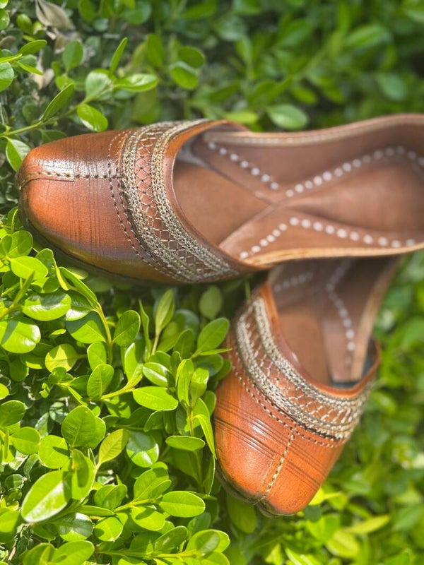 Women Traditional - Amber - Embroidered