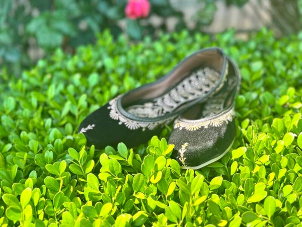 Midnight Majesty – Black Velvet