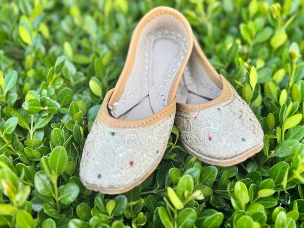 Dreams Cream Jutti- Baby Girl