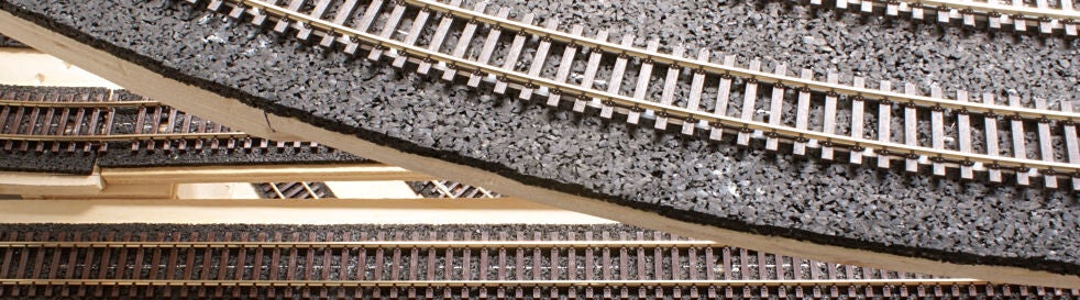modelspoorrails en modelrails op de modelspoorbaan en modelbaan en treinbaan