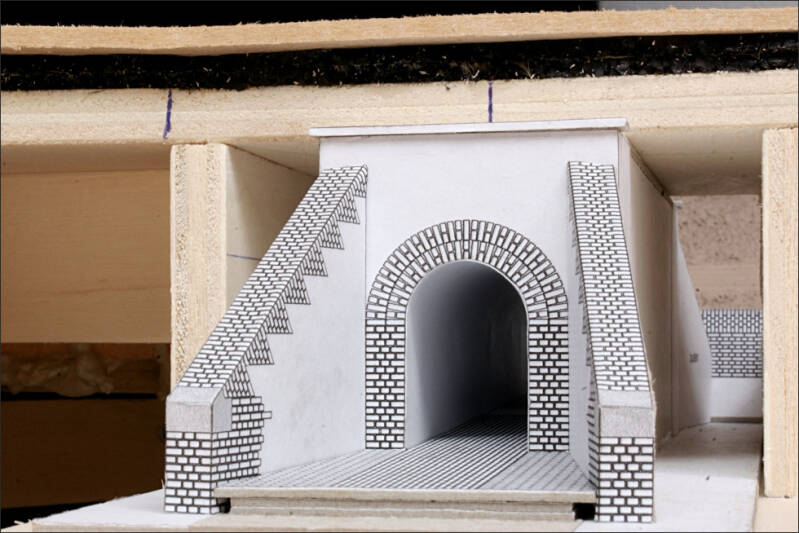 kartonnen-tunneltje-treinbaan