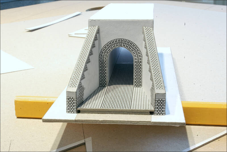 kartonnen-model-tunneltje-modelbaan