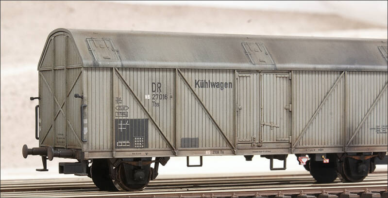 Een omgebouwde Roco koelwagen met nieuwe nummer NS 27053