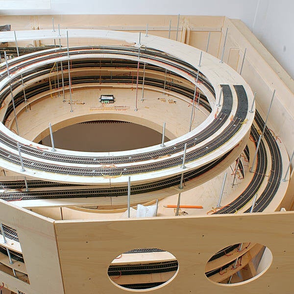 Railspiraal/helix constructie.