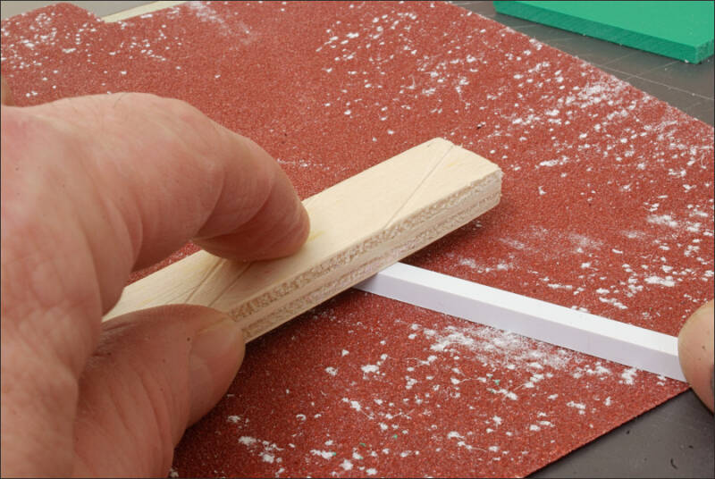 styreen-profielen-perronwand