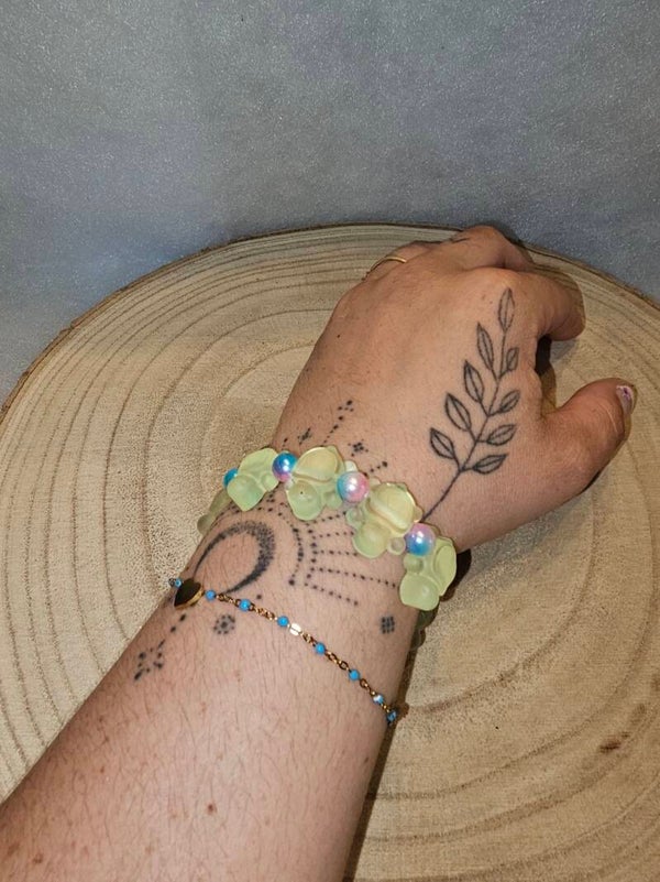BRACELET TORTUE JAUNE PASTEL ET PERLES
