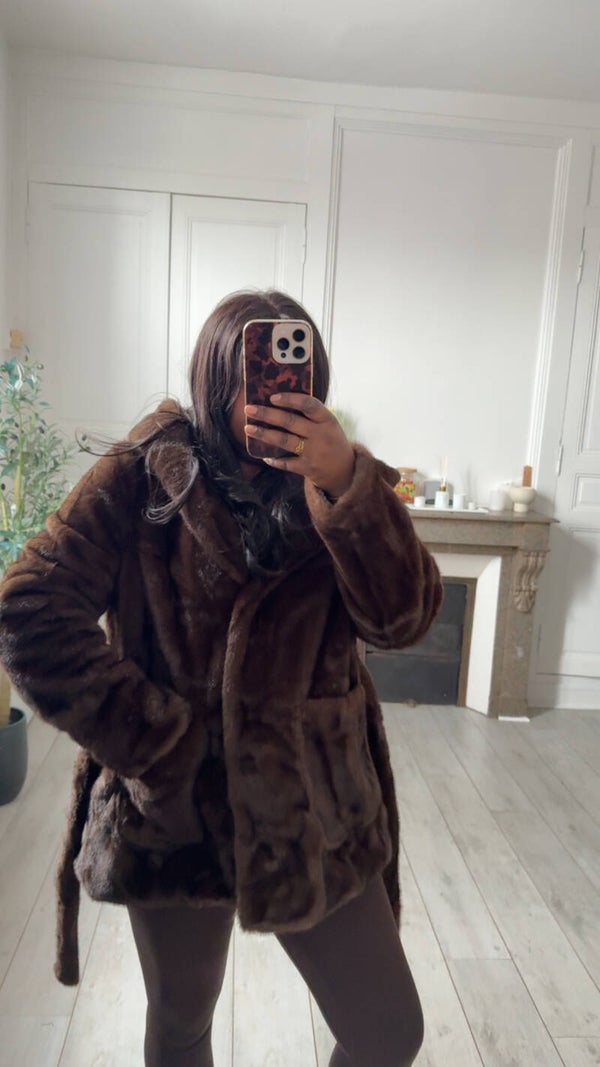 Manteau court fausse fourrure