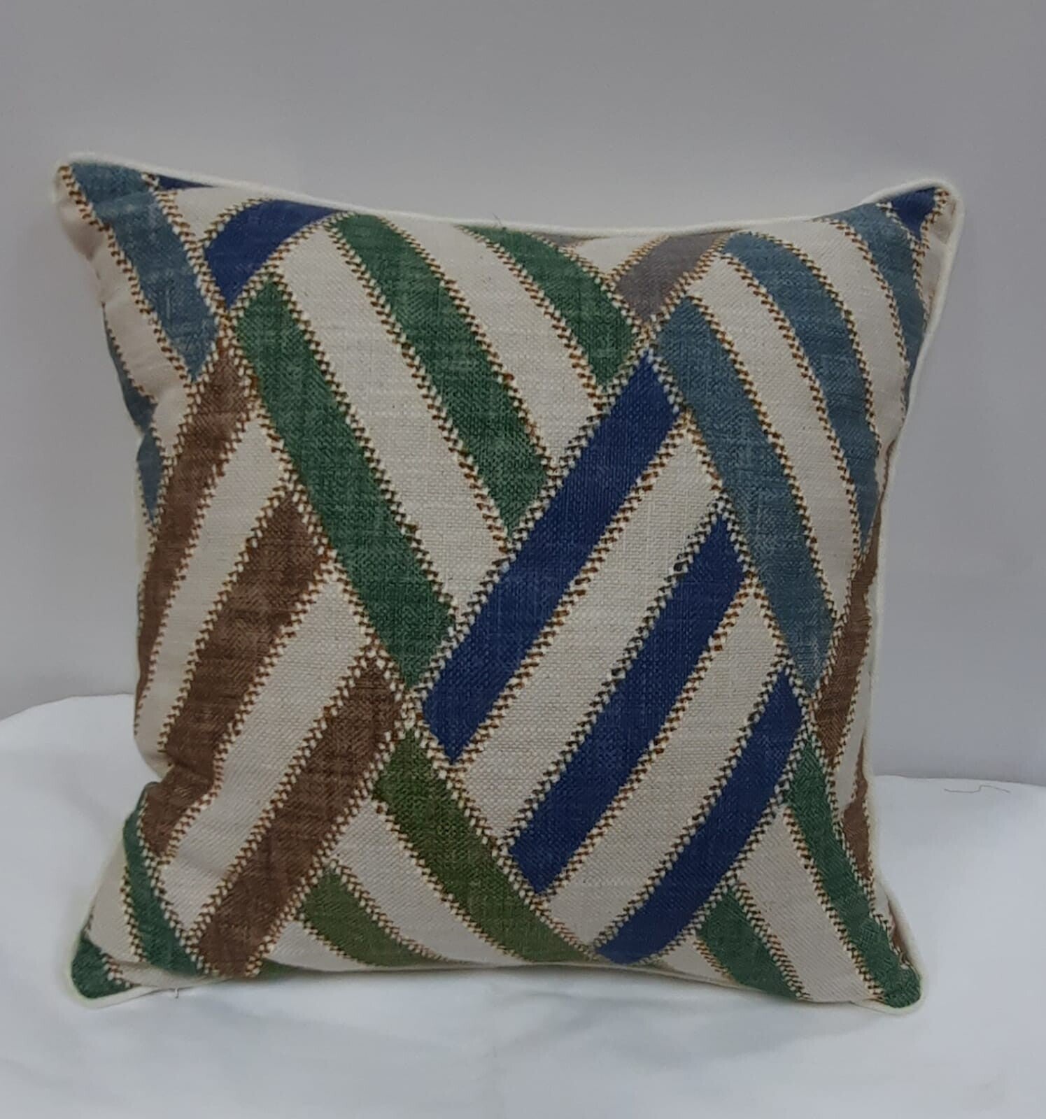 Funda cojín estampado geométrico