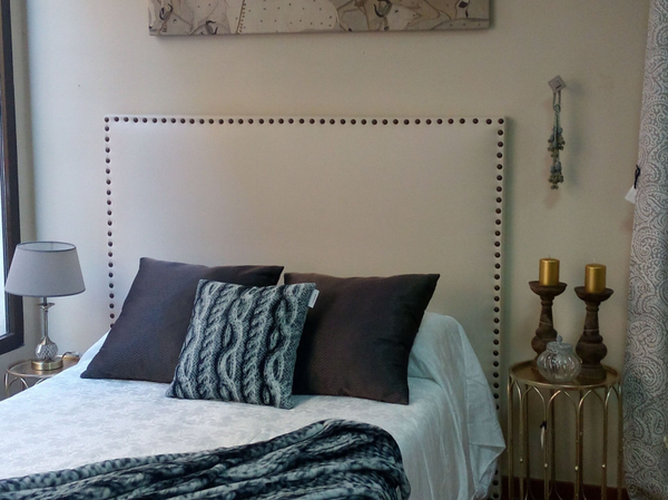 Cabecero recto con adorno tachuela