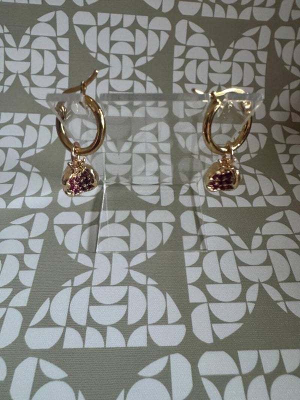 Aros dorados con Dije de granada