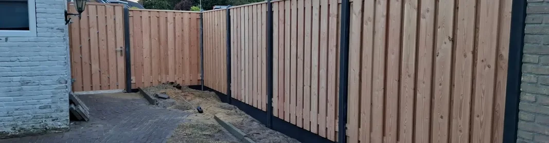 Douglas hout-beton schutting