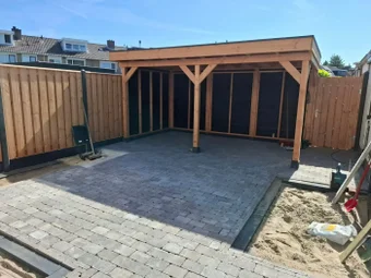 open veranda met berging