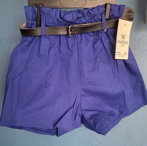 Short bleu avec ceinture