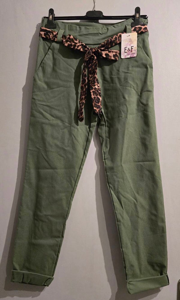 Pantalon vert kaki avec ceinture tissu