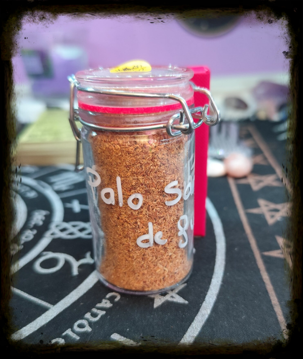 Palo Santo en Rituel : Purification Sacrée, Ancrage et Inspiration Divine