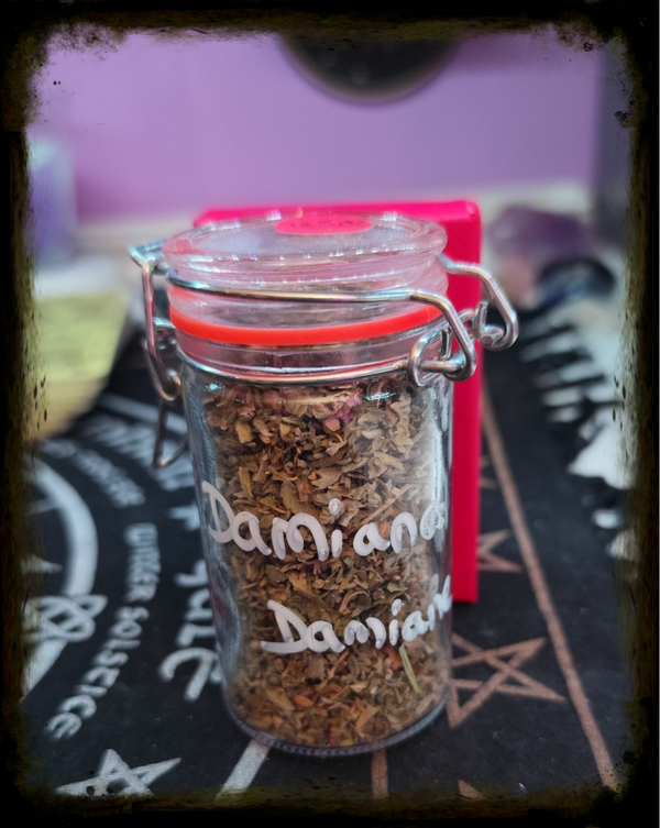 La Damiana en Rituel : Passion, Amour et Connexion Spirituelle