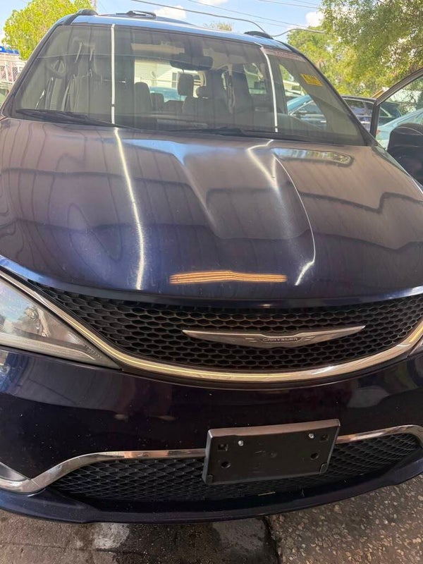 2017 Chrysler Pacifica Touring-L Plus Minivan 4D