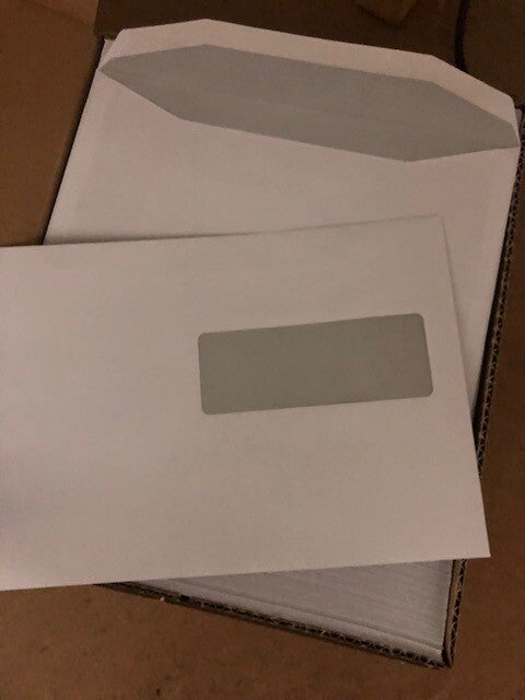 Envelop 162x229 mm venster 4x11 rechts gegomd 450 stuks