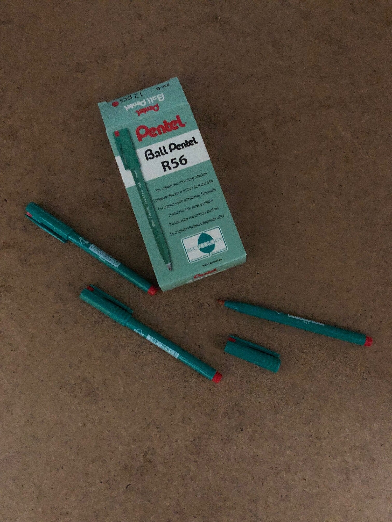 Pentel Ball R56 rood