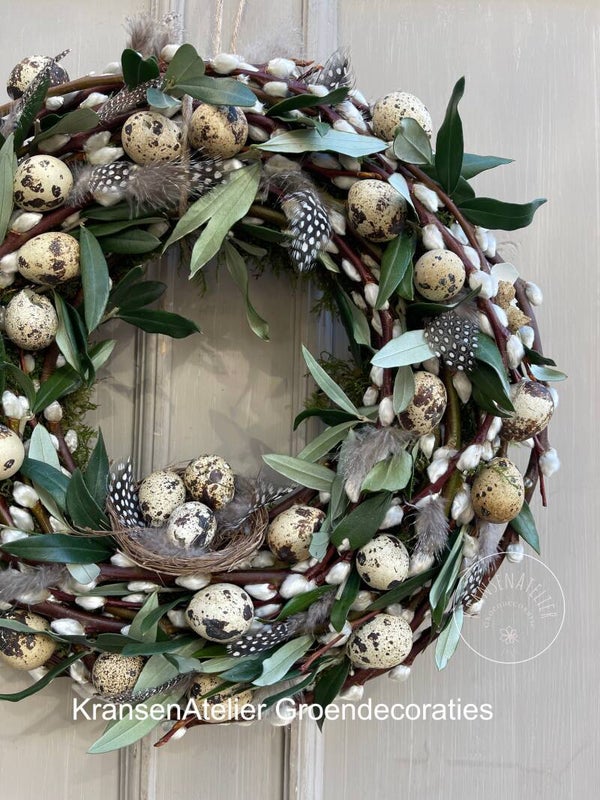 Paaskrans 40cm, katjes, olijfblad, eitjes.
