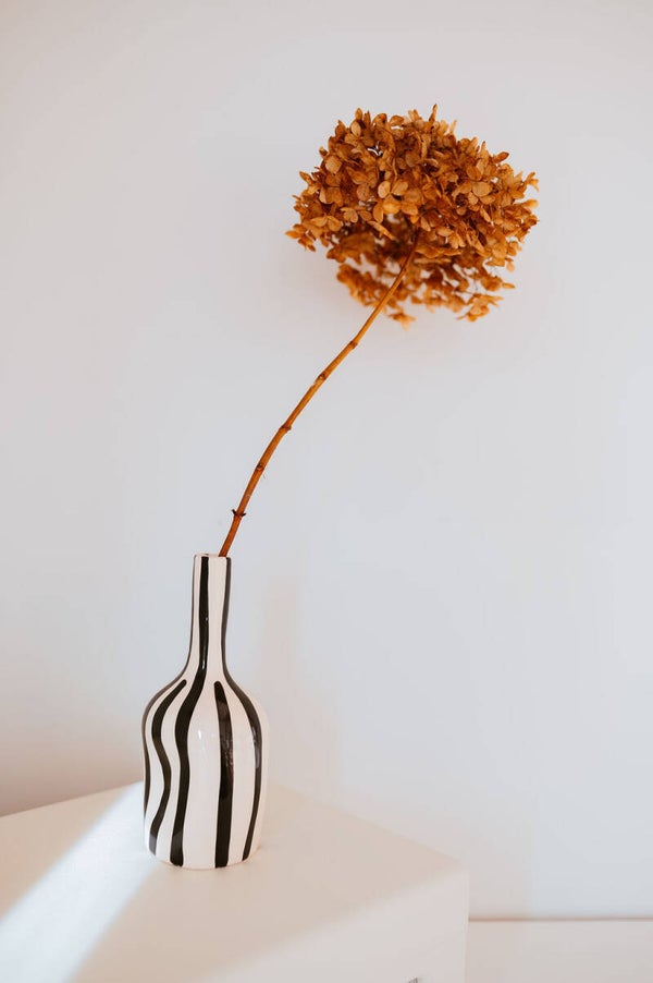 Vase ligné noir
