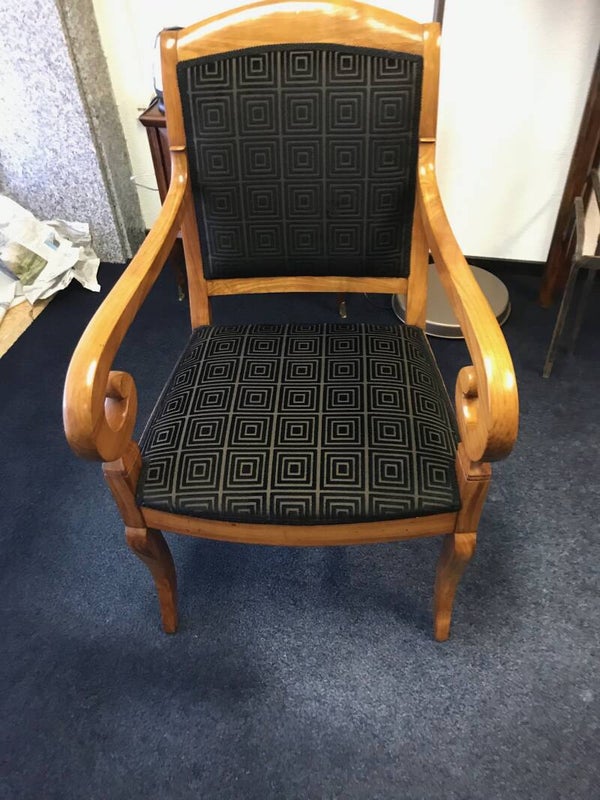 Italiaanse notenhouten stoel 19e eeuw