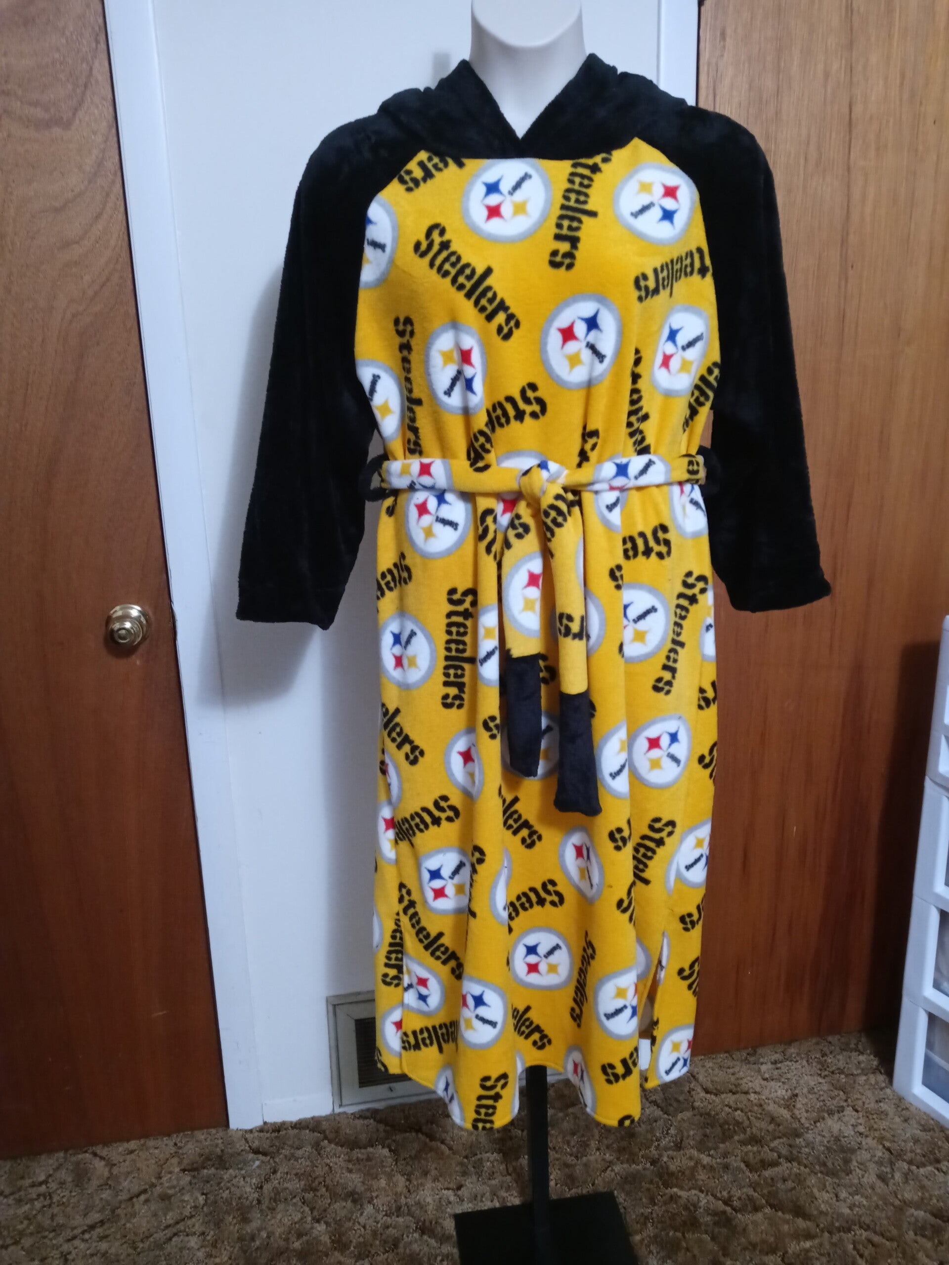 Ladies house dress W/slippers