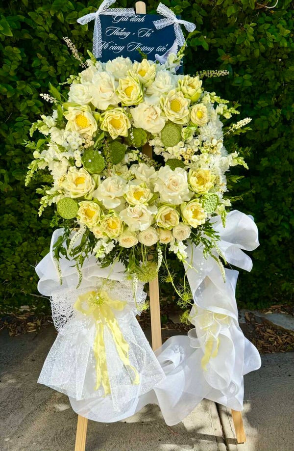 Funeral Flowers XL stand modern arrangement