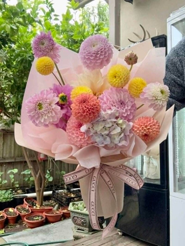 Small seasonal value bouquet