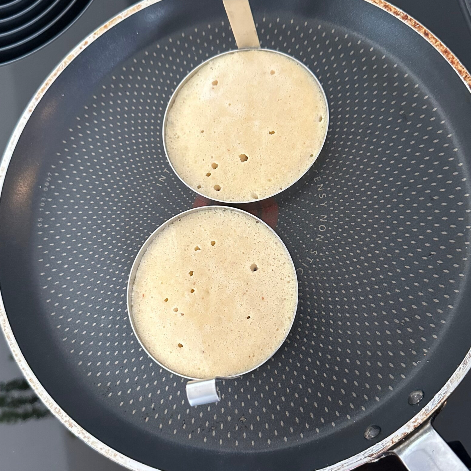 Pannenkoekenbeslag in serveerring