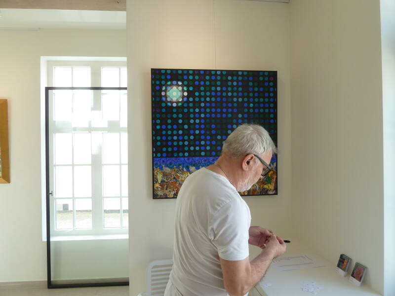 12_2-damme-2026-richard-with-de-nachtwacht-in-the-background-standard-pg650e.jpg