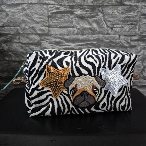 Make-up box in zebra print met mopshond