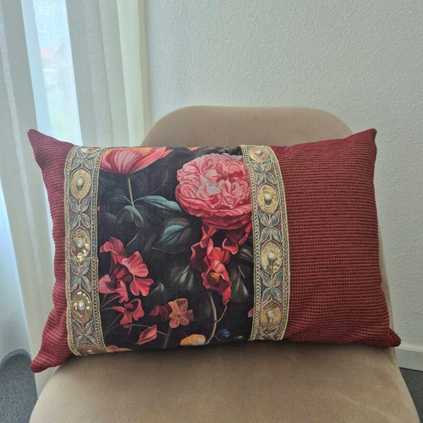 Luxe sierkussen "Baroque Rose"- Handgemaakt met gouden details