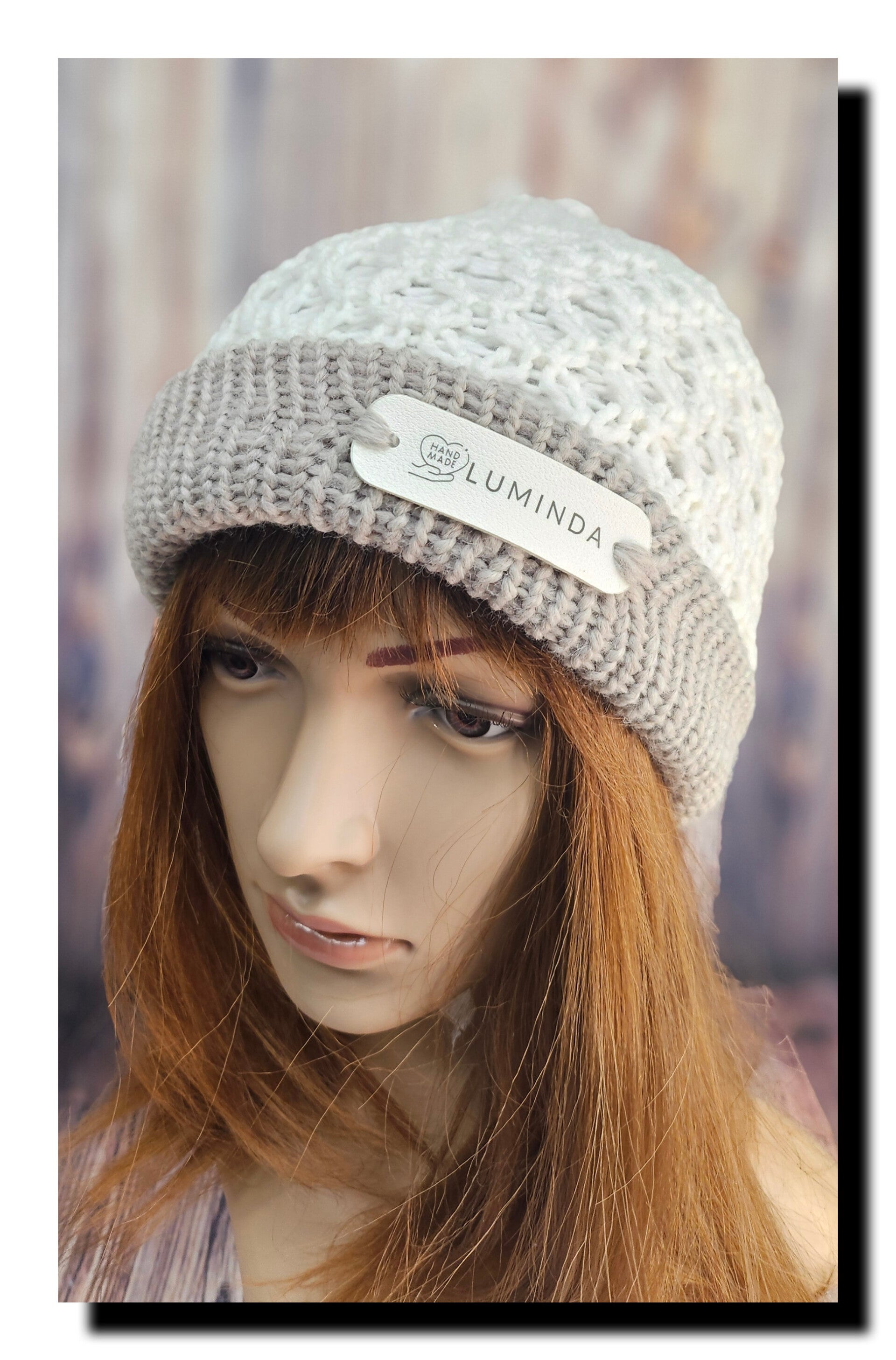 Schneeblume – handgemachte Wintermütze mit gehäkelter Blume | Luminda