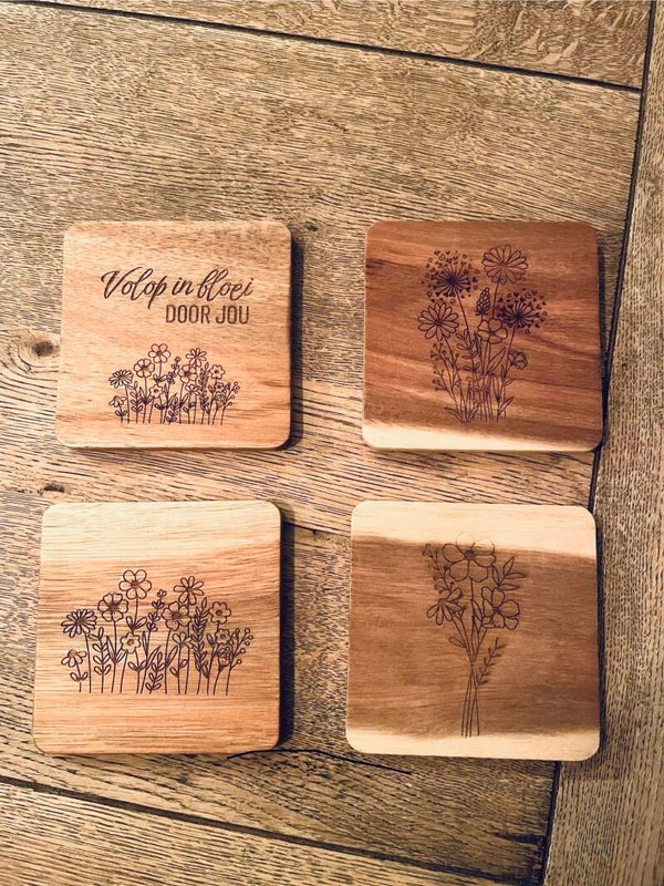 Houten onderzetters - bloemen