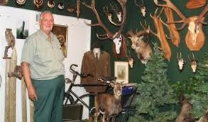 Cees in zijn museum in Doornspijk