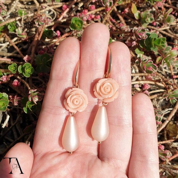 Rose gold roses