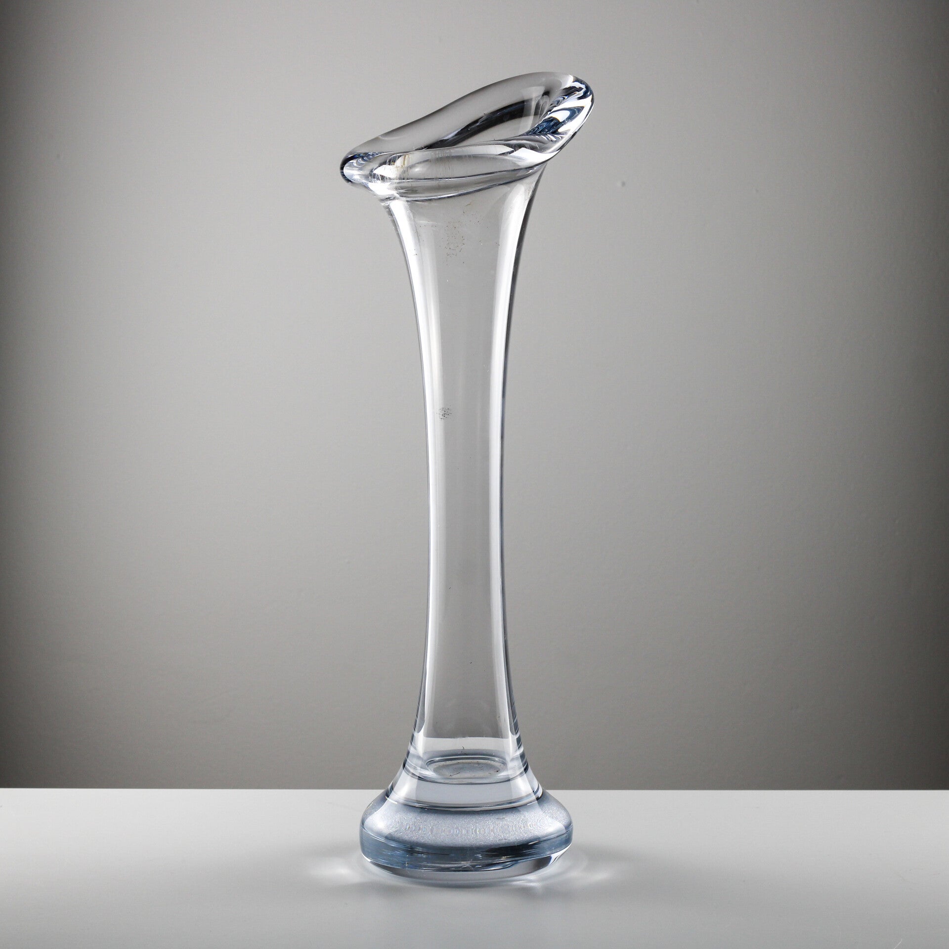 Aseda swung "Jack in the pulpit" mondgeblazen glazen vaas