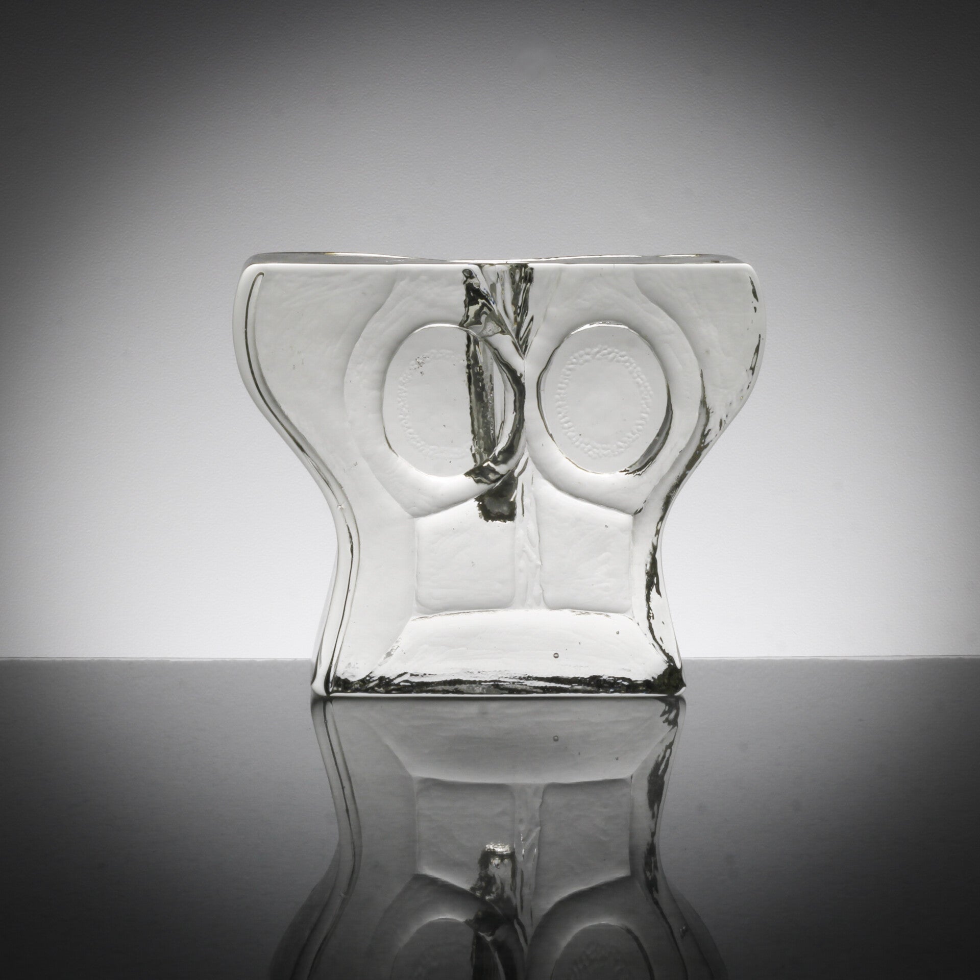 Pukeberg solifleur uilenvaasje