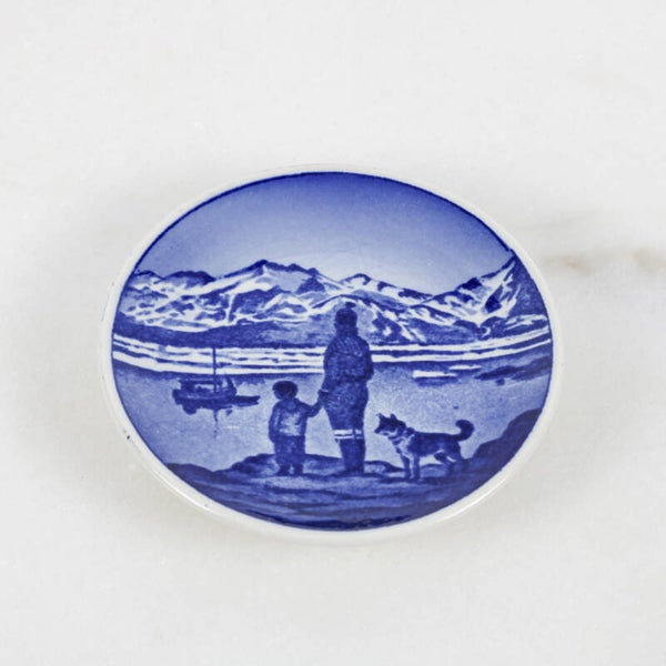 Miniatuur sier- of wandbordje van Royal Copenhagen Plaquette No. 43, Groenland