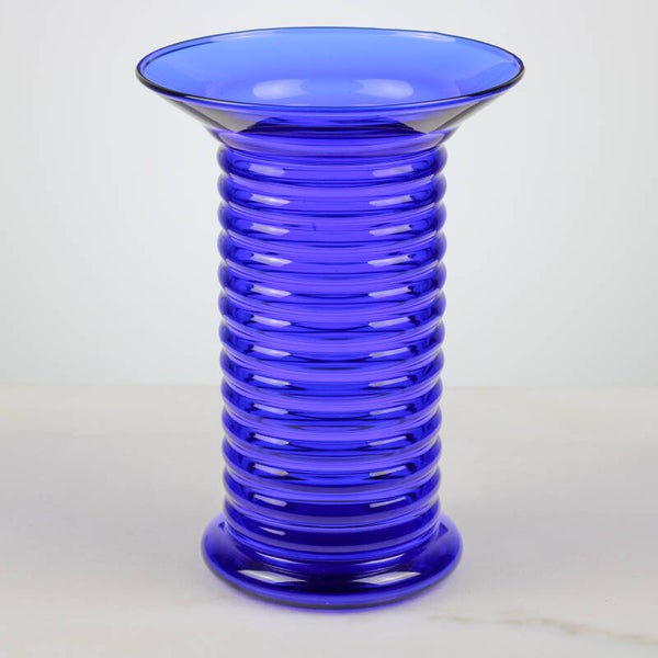 Postmoderne vaas, saffierblauw glas
