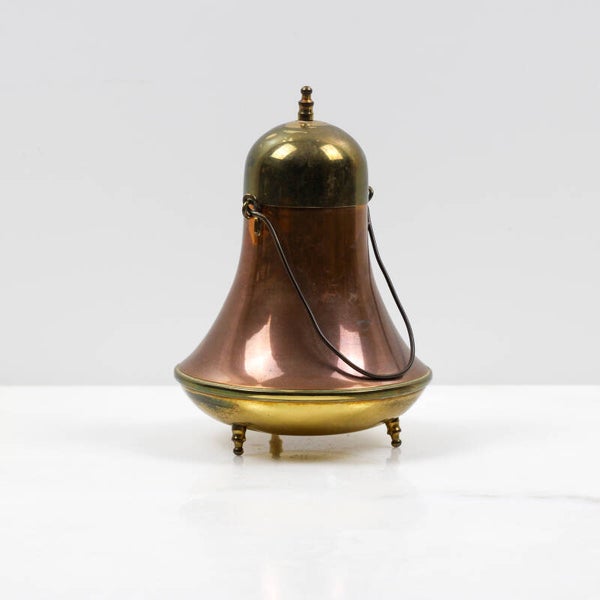 Miniatuur doofpotje, uitgevoerd in rood- en geelkoper (messing)