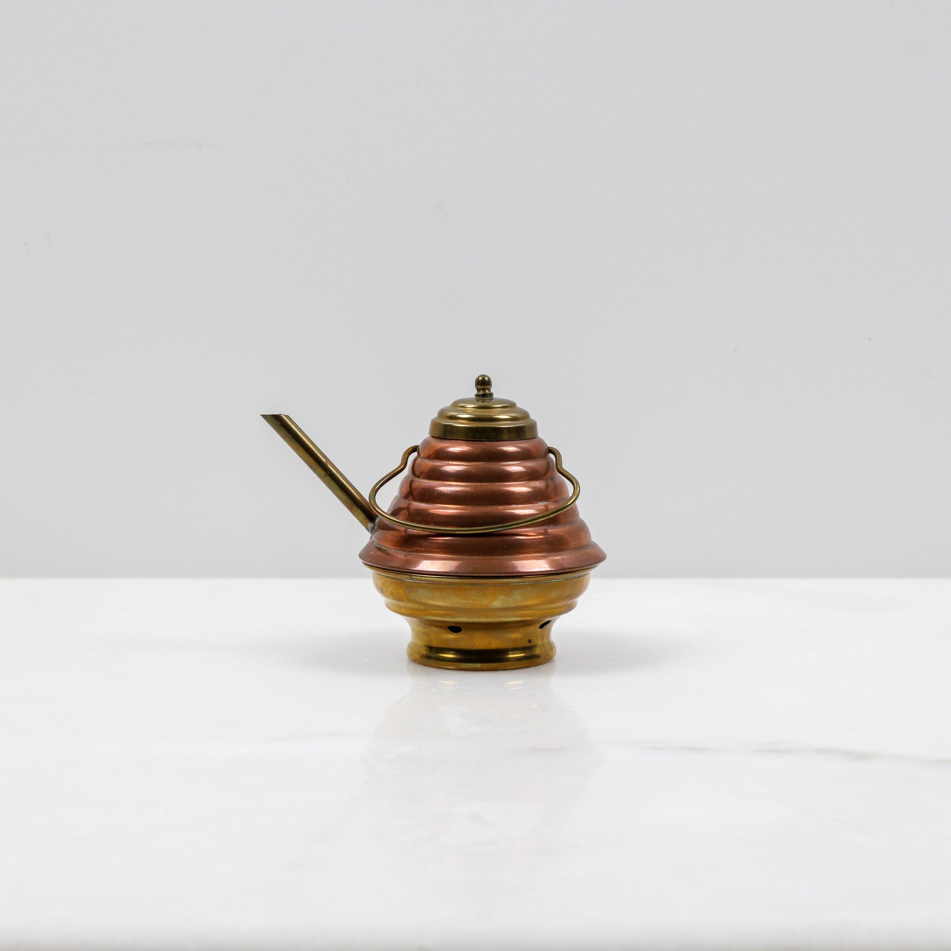 Miniatuur theepotje met stoofje (zeldzaam)