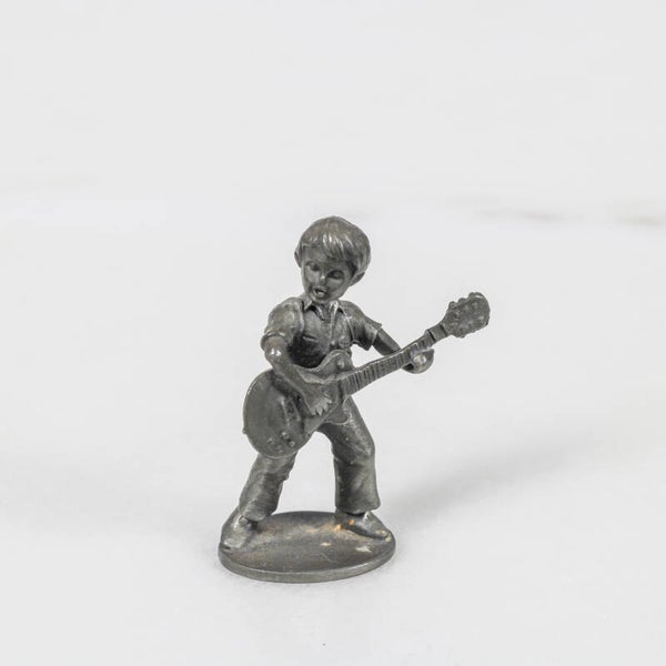 Artil Specials Utrecht miniatuur "Jongen met gitaar" uit de serie "kinderen die spelen"