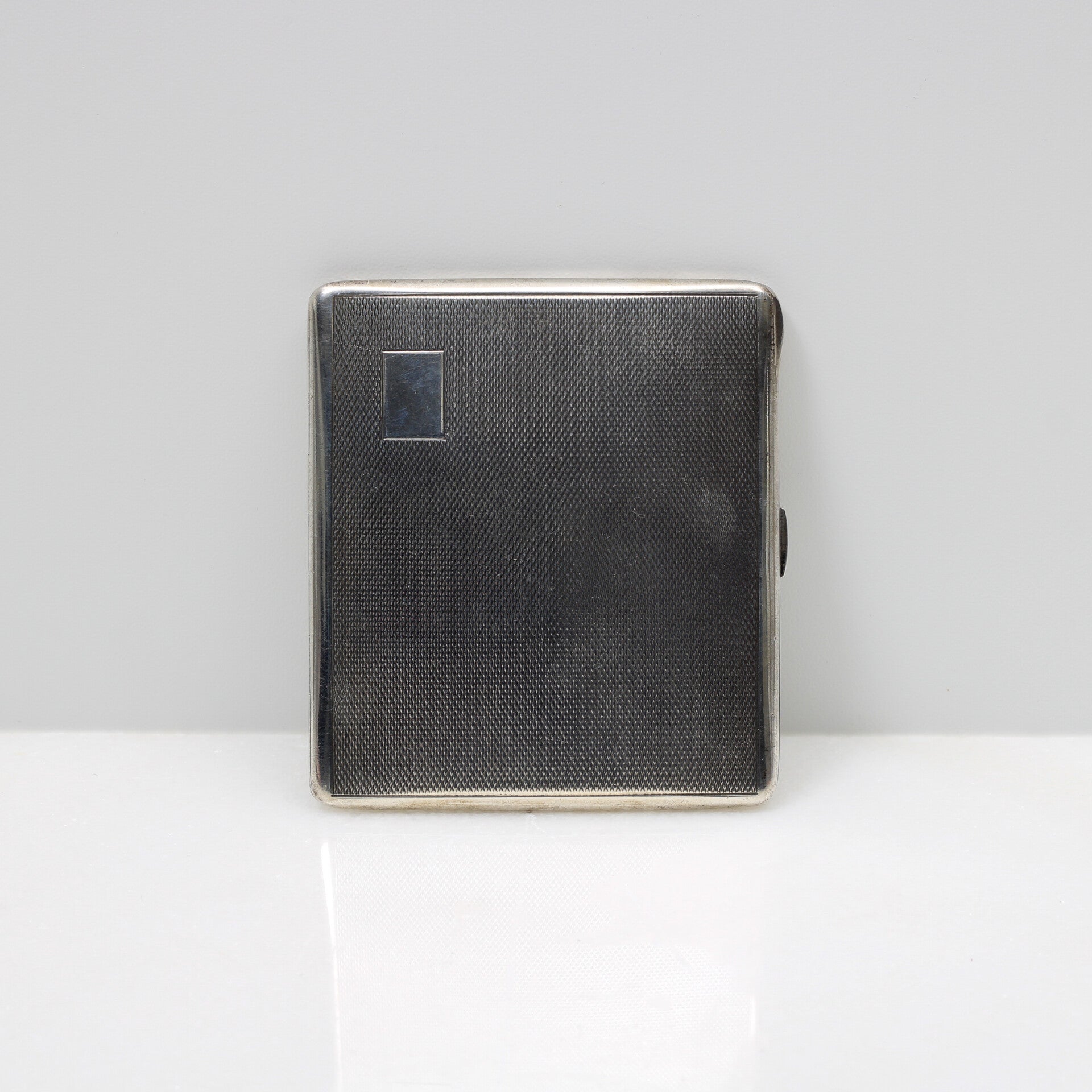 Een Tijdloos Statement: Art Deco Sterling Zilveren Sigarettenetui Beddoes & Co (1939)