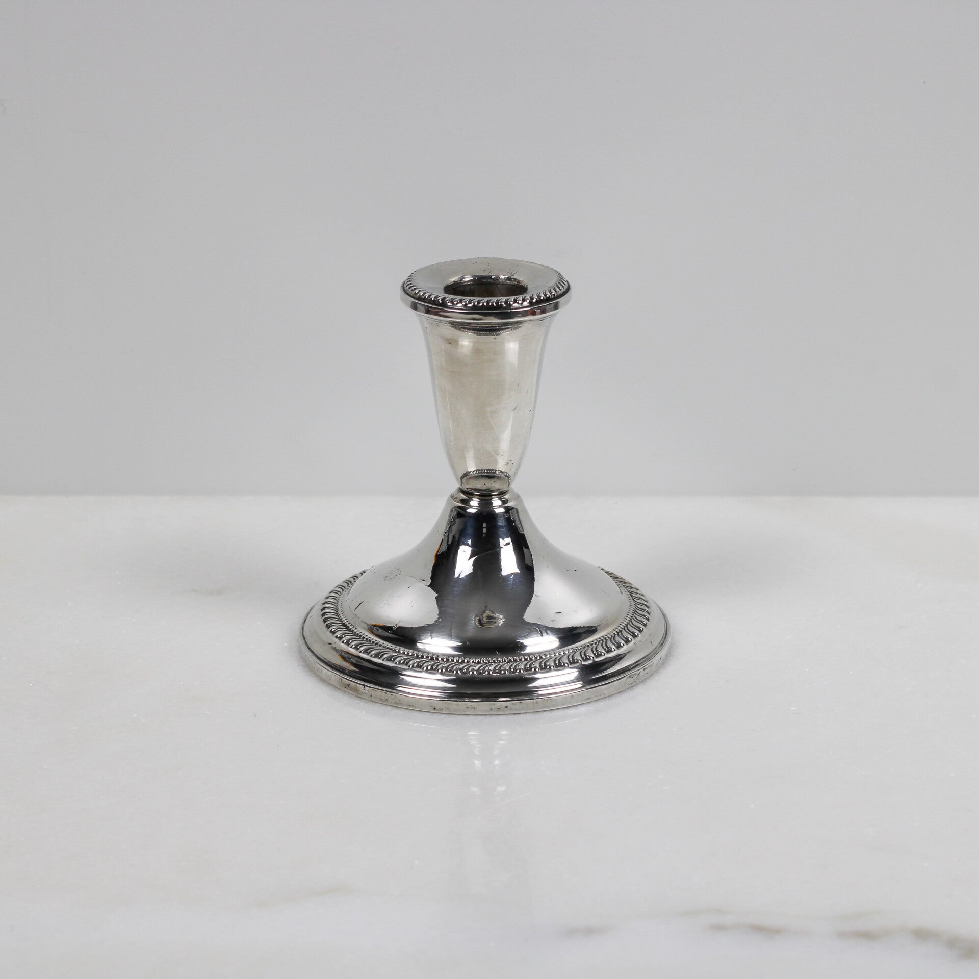 Tijdloze Elegantie: Vintage Sterling Zilveren Kandelaar door Duchin Creation