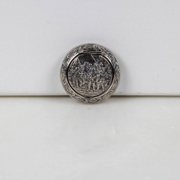 Een Meesterwerk in de Palm van uw Hand: Antiek Pillendoosje met 'De Nachtwacht'