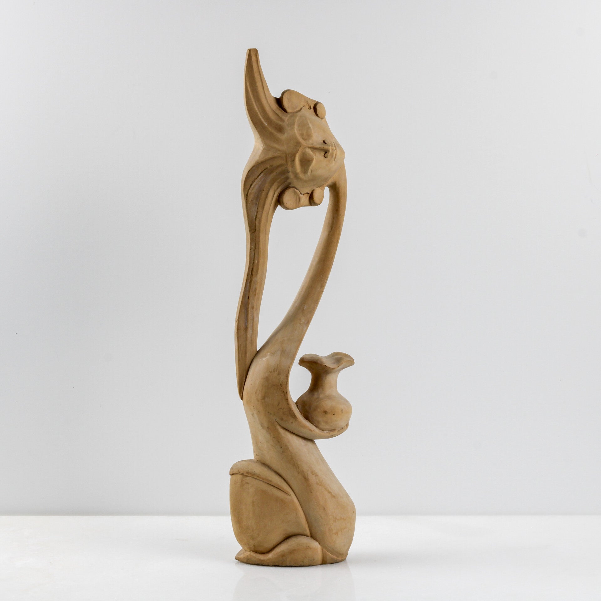 Vessel of Grace – Handgesneden Balinees Abstract Sculptuur (37,5 cm)