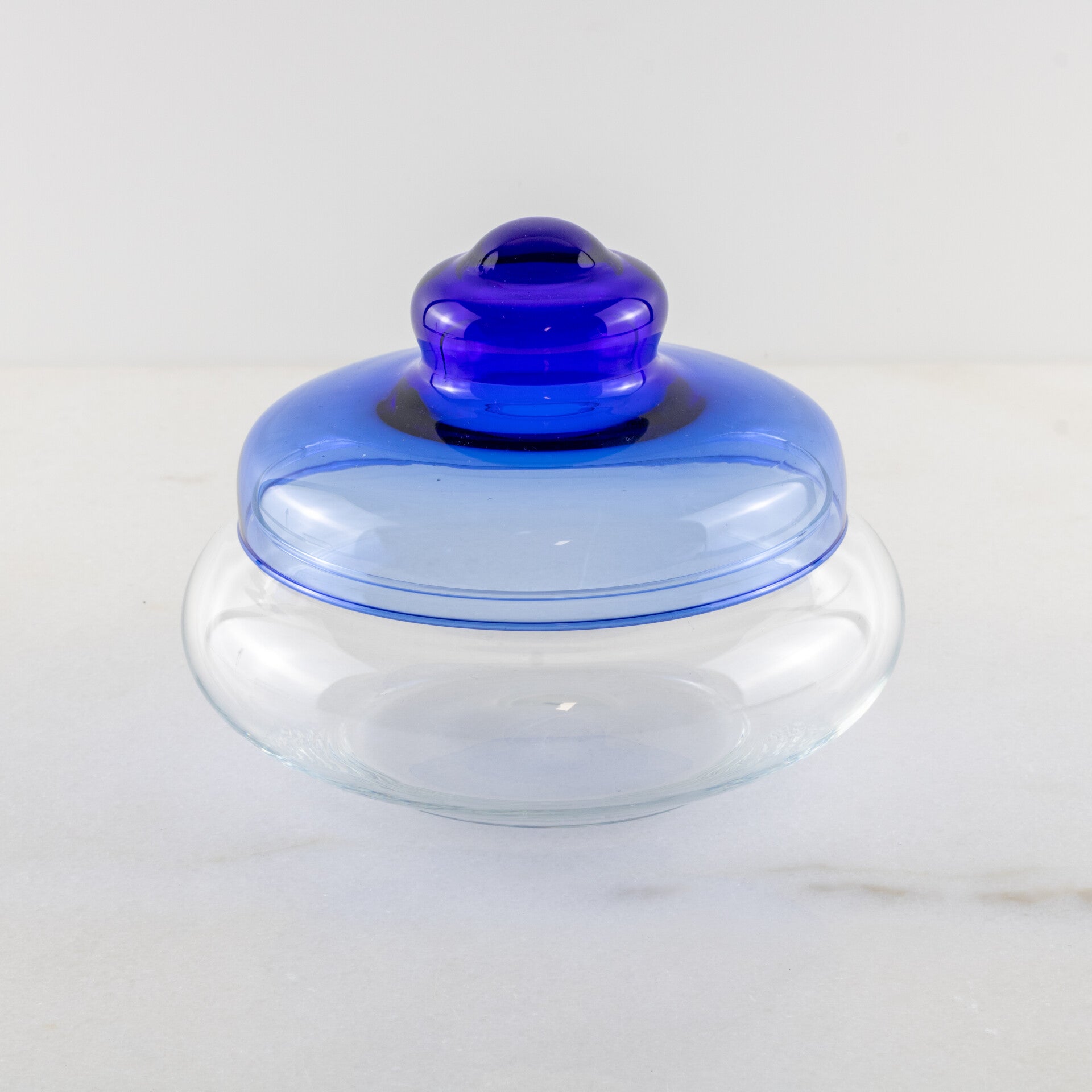 Tijdloze Elegantie: Vintage Bonbonnière door Jacques Boon voor Glasfabriek Leerdam